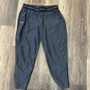 Under armor joggers with pockets